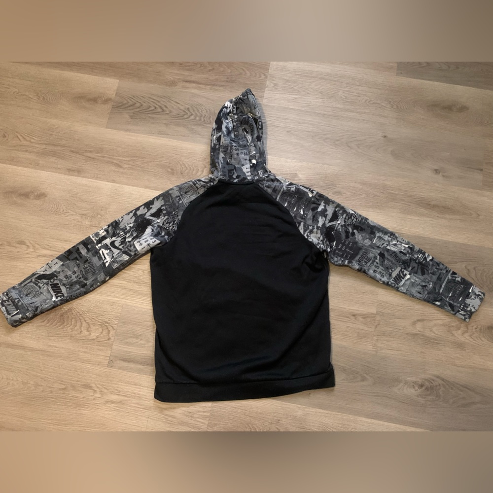 Men’s Medium Nike Hoodie - Picture 3 of 3
